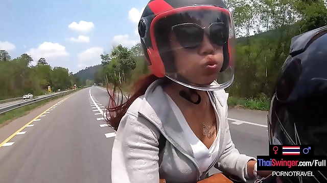 Slutty Thai Teen Gets Fucked in Public by Her Naughty Boyfriend at a Coffee Shop