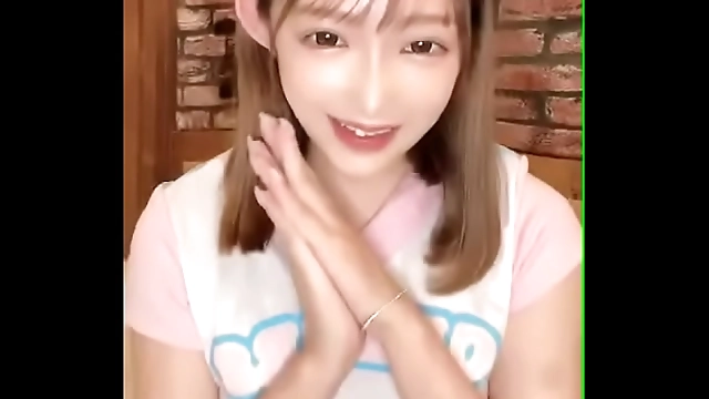 JAV Enchantress Ditches Top and Bottom for Daring Cheerleading Stunt! Must-See!