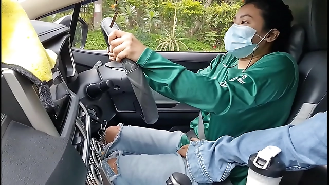 Japanese Sexy Grab Driver Gives Passengers a Ride to Remember with her Luscious Body and Pleasure Tips